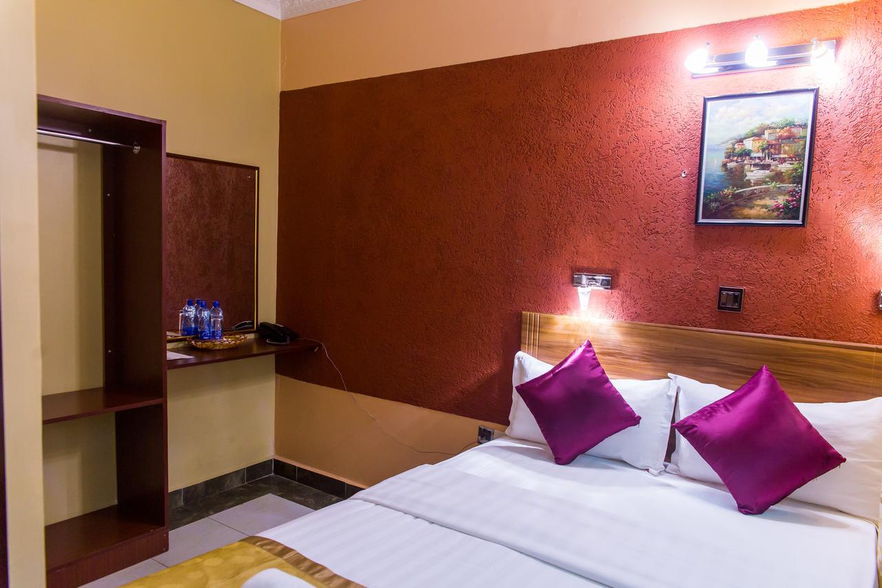 Enkare Hotel Nairobi Exterior foto
